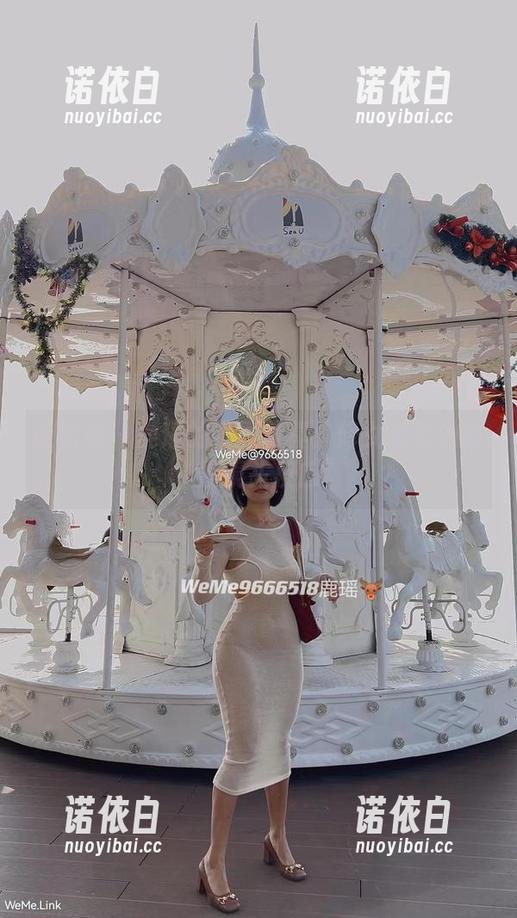 鹿瑶 微密圈 - 鹿瑶的最新写真:修女考验她的“慢镜头反应”